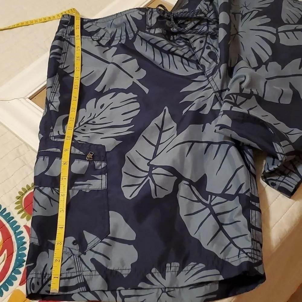 Columbia Men’s Blue Leaf Print Swim Trunks: Versatile Performance Shorts - 38